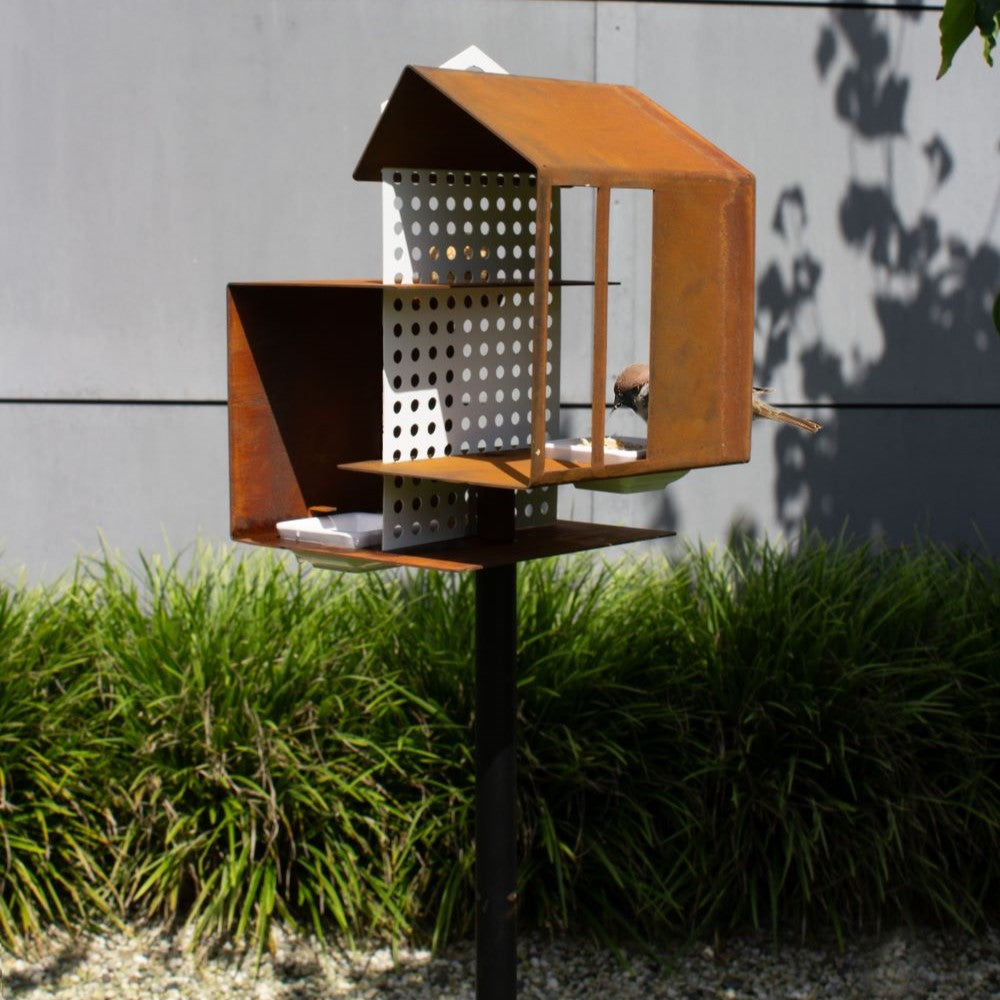 Heeej Tweet House cortenstaal vogelvoederhuisje op paal