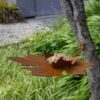 Heeej Leaf Me bruine wand-vogelvoederschaal aan boom