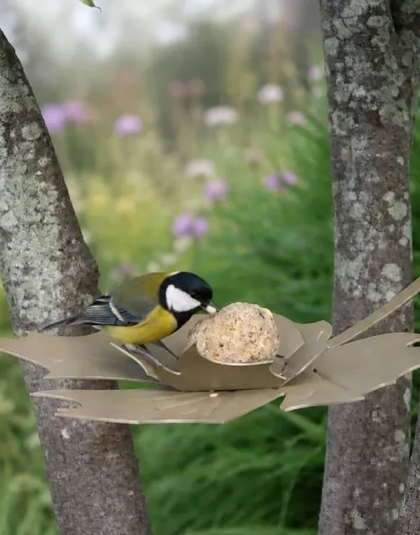 Leaf Me | Wand-vogelvoederschaal