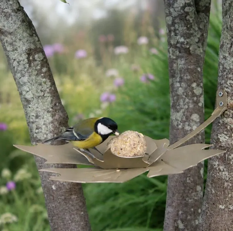 Leaf Me | Wand-vogelvoederschaal